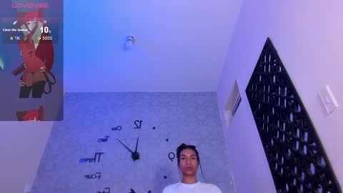 sofia_skater online show from December 6, 10:19 pm