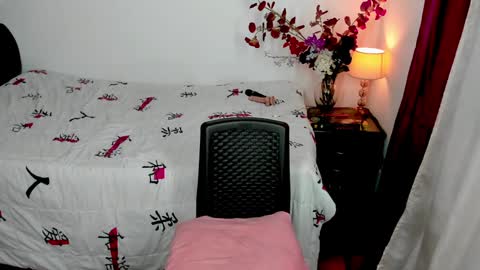 Snapshot of sofia_sorceress chatting on December 23, 11:17 pm sofia_sorceress online show from December 23, 11:17 pm