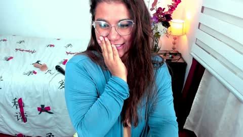 Snapshot of sofia_sorceress chatting on December 28, 3:26 am sofia_sorceress online show from December 28, 3:26 am