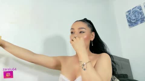 Snapshot of sofia_swett_03 chatting on May 25, 3:12 am laura online show from May 25, 3:12 am