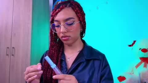 Snapshot of sofiaafoxx chatting on February 14, 2:12 pm Sofia online show from February 14, 2:12 pm