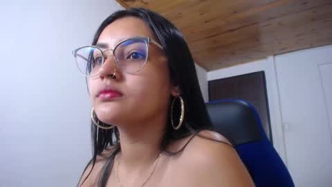 Snapshot of sofiaasexy19 chatting on October 5, 9:51 am Sofia online show from October 5, 9:51 am