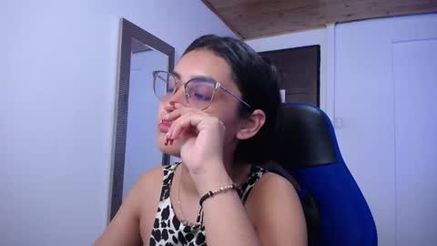 Snapshot of sofiaasexy19 chatting on November 9, 12:36 pm Sofia online show from November 9, 12:36 pm