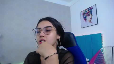 Snapshot of sofiaasexy19 chatting on November 29, 12:19 pm Sofia online show from November 29, 12:19 pm