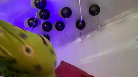 Snapshot of sofiacandy17 chatting on December 1, 5:02 pm Danna Sofia online show from December 1, 5:02 pm