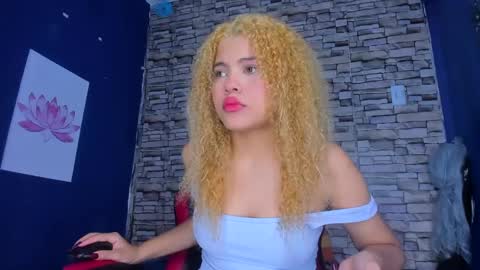 sofiacastillo01 online show from February 18, 1:00 pm