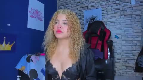 sofiacastillo01 online show from February 20, 12:36 pm