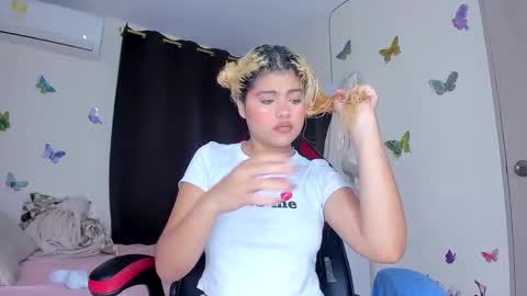 sofiacastillo01 online show from September 21, 1:35 pm