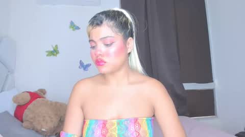 sofiacastillo01 online show from April 18, 7:58 pm