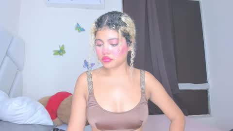 sofiacastillo01 online show from April 20, 6:09 pm