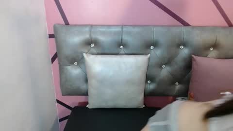 sofiakitty18 online show from January 14, 6:57 pm