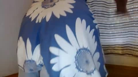 Snapshot of sofialenis chatting on April 24, 1:02 pm SofiaLenis online show from April 24, 1:02 pm