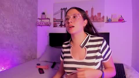sofialujan_ online show from March 13, 1:23 am