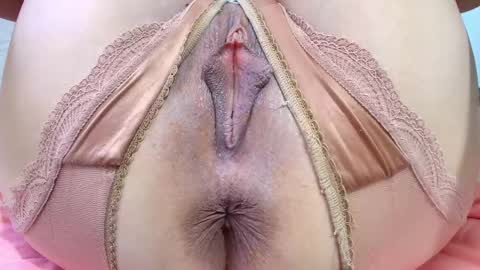 Snapshot of sofiamillerrs chatting on April 2, 9:12 pm Sofiamillerrs online show from April 2, 9:12 pm