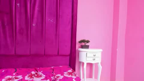 sofiarodriguez69 online show from March 5, 9:44 pm