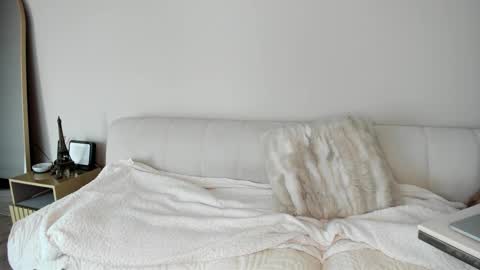 SOFIA   online show from February 10, 9:52 pm