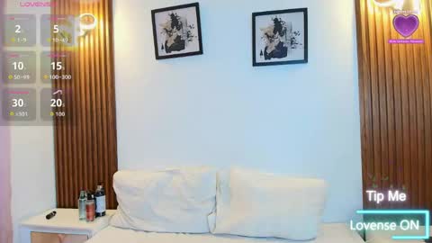   online show from April 12, 11:10 pm