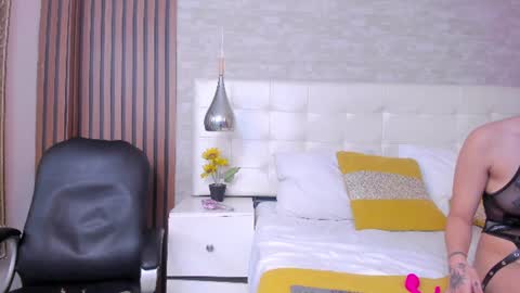 Snapshot of sofiathoompson chatting on July 8, 9:19 pm sofiathoompson online show from July 8, 9:19 pm