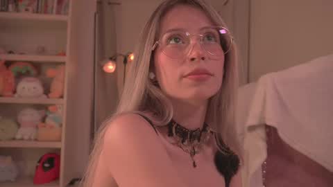 Sofi  online show from February 24, 8:36 pm