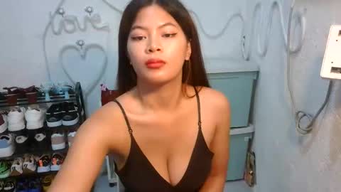 Snapshot of sofie_loorexx chatting on June 10, 5:45 pm sofie_loorexx online show from June 10, 5:45 pm