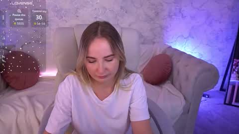 Snapshot of sofiebloom chatting on September 13, 11:15 pm Sofie online show from September 13, 11:15 pm