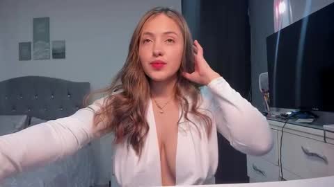 Snapshot of sofii_100 chatting on December 20, 8:38 pm Sofi online show from December 20, 8:38 pm