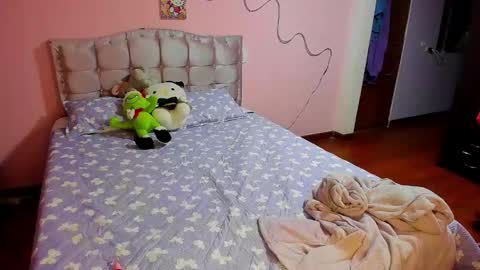 Snapshot of sofii_1219 chatting on March 3, 9:26 am SOFI online show from March 3, 9:26 am