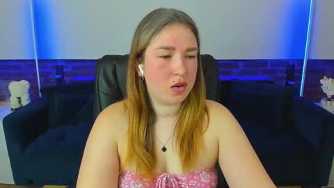 sofii_darling online show from March 17, 5:38 pm