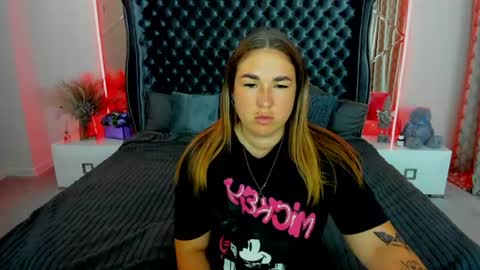 Snapshot of sofii_darling chatting on July 7, 5:06 pm sofii_darling online show from July 7, 5:06 pm