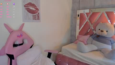 Snapshot of sofii_miller_ chatting on February 4, 6:49 pm online show from February 4, 6:49 pm