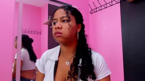 Snapshot of sofiifox chatting on February 2, 5:59 pm sofiifox online show from February 2, 5:59 pm