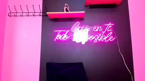 Snapshot of sofiifox chatting on March 6, 8:27 pm sofiifox online show from March 6, 8:27 pm