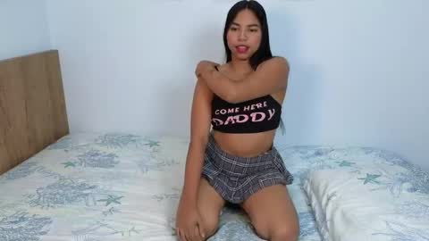 Sofa online show from May 19, 10:27 pm