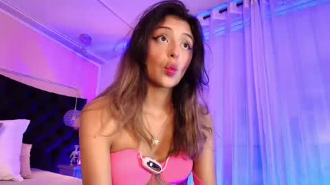 Snapshot of sofly_s chatting on February 10, 2:37 pm Sofi online show from February 10, 2:37 pm