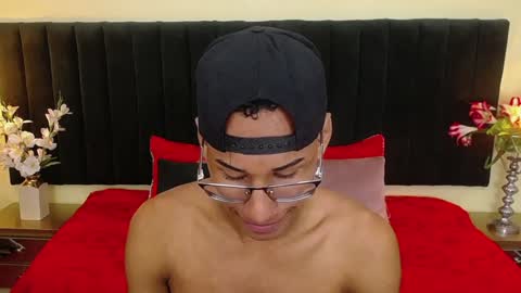 Cam and Amy online show from December 5, 2:00 pm