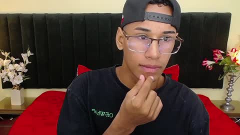 Cam and Amy online show from December 6, 3:00 pm