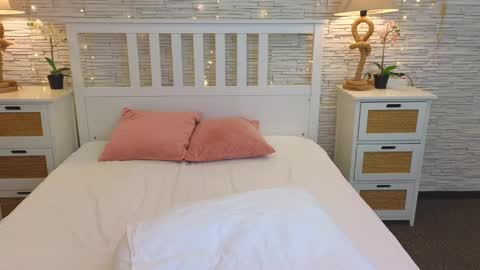 Snapshot of soft_lilly chatting on March 9, 6:06 am Lilly online show from March 9, 6:06 am