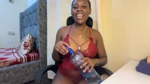 Snapshot of soft_nicole chatting on July 12, 9:28 pm soft_nicole online show from July 12, 9:28 pm