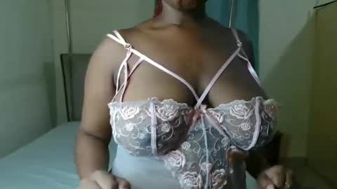 softlysinful online show from January 13, 8:19 am