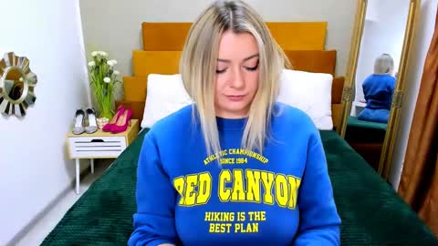 Snapshot of softpleasurex1 chatting on February 17, 7:15 am Softpleasurex online show from February 17, 7:15 am