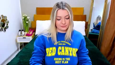 Snapshot of softpleasurex1 chatting on February 21, 7:01 am Softpleasurex online show from February 21, 7:01 am