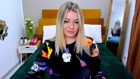 Snapshot of softpleasurex1 chatting on February 25, 7:09 am Softpleasurex online show from February 25, 7:09 am