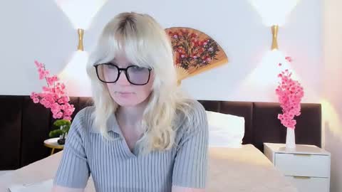 softsunrise online show from November 4, 3:00 pm