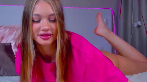 Snapshot of softttide chatting on February 19, 3:52 pm softttide online show from February 19, 3:52 pm