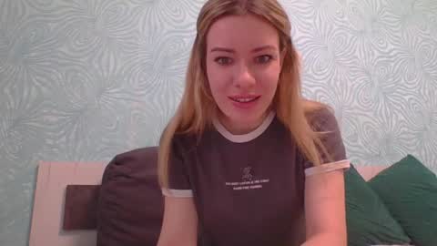 softy_aura online show from March 17, 7:55 am