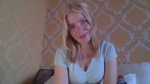 Snapshot of softy_aura chatting on July 28, 2:05 pm softy_aura online show from July 28, 2:05 pm