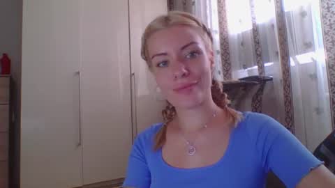 Snapshot of softy_aura chatting on August 5, 12:08 pm softy_aura online show from August 5, 12:08 pm