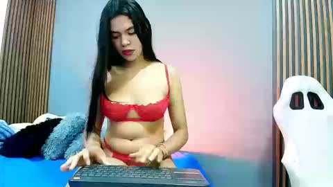 Snapshot of sofy_west chatting on September 20, 10:44 pm sofy west online show from September 20, 10:44 pm