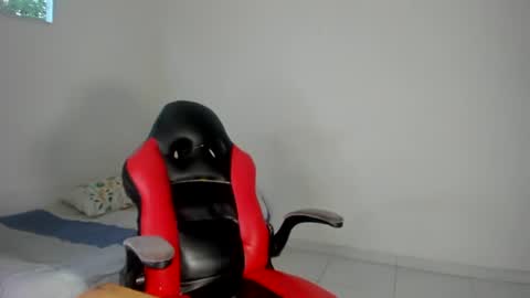 Snapshot of solar_moonie chatting on September 10, 10:43 pm Moonie online show from September 10, 10:43 pm