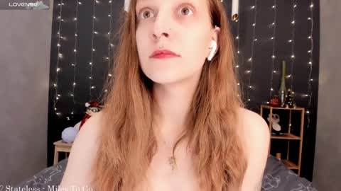 SolarAlice online show from December 12, 7:04 pm